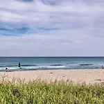 Cozy West Palm Beach Condo 1 Block To Shore!