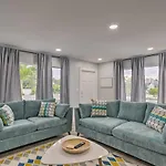 Cozy West Palm Beach Condo 1 Block To Shore!