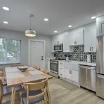 Cozy West Palm Beach Condo 1 Block To Shore!
