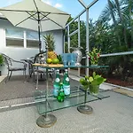Elegant 5Br West Palm Beach Home Near Beach