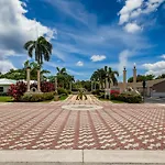 Sii Luxury 1 Bedroom Close To The Beach