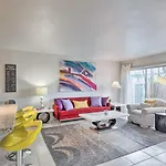 Vibrant West Palm Beach Abode Less Than 3 Mi To Dtwn!