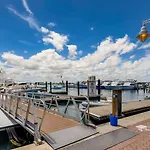 !!Coral Sands 1 Bedroom Stunner!!