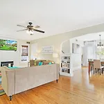 Charming Historic Home And Cottage Minutes From The Intracoastal And The Beach