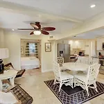 The Blue Pearl 2Bd 2Br Private Pool And Garden