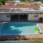 Home In West Palm Beach With Heated Pool