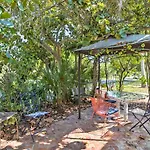 Vibrant West Palm Beach Home Less Than 2 Mi To Beach!