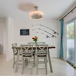 Cj\'S Coastal Cottage - Right Near Beach!