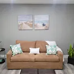 1 Bedroom In Historic District Min From Downtown/Beach