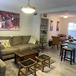Private Townhouse With Courtyard And Covered Patio