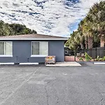 Ideally Located West Palm Beach Apartment!