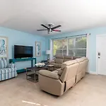 Bluewater Cove Boutique Resort