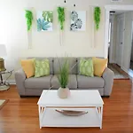 In The Heart Of West Palm Beach, Pets Welcome