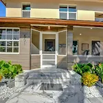 Immaculate 3-Bed House In West Palm Beach