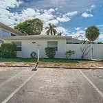 Hidden Oasis ** Stunning 2 Bedroom ** Sunset Shores