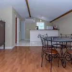 Tree-House Style Cabin Loft Apt North Palm Beach