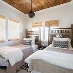 Amazing Estate Close To Beach & Downtown → Sleeps 17