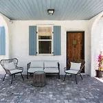 Amazing Estate Close To Beach & Downtown → Sleeps 17