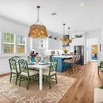The Sunshine Haven With Private Pool House!