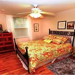 Case De Leon From The 1920\'S Is A Piece Of Floridas Relaxing History