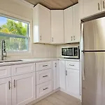 Relax & Unwind Pool Retreat 2 Bed 2 Bath