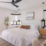 Modern Beach Home, Family Friendly, Heated Pool