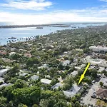 Lovely 1 Bedroom - Walk To Waterfront