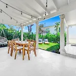 Palm Wave Says - Quietness In Best Location