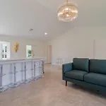 The Retreat - 11 Beds, Huge Backyard