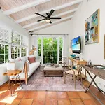Tropical Estate W/ Guesthouse & Pool. Sleeps 8!