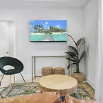 Palm Wave Says - Quiet House In Best Area