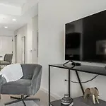 Landing Modern Apartment With Amazing Amenities