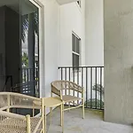 Landing Modern Apartment With Amazing Amenities