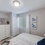 Beautiful 1 Bedroom Steps To The Beach!