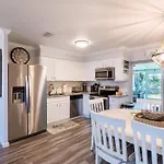 Charming Entire Home 6P Jacuzzi, Garden & Parking - West Palm Beach