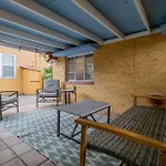 Quiet West Palm Beach Guest Cottage Near The Beach!