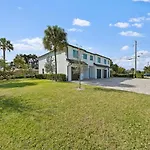 4-Bed Wpb Home Near 95,Airport,Dt & Beaches