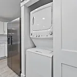 Modern Living 2-Bedroom,2 Bath Home Downtown Wpb