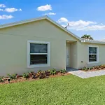 Bright & Spacious 3Br Close To Beaches