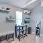 Cozy Comfy Studio With Full Sofa Bed And Kitchenette