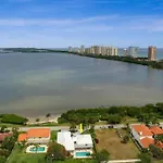 Spacious Villa, Pool, Water Views, Walk To Beach