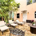 Serene Oasis Wpb Luxurious Three Br W Garden & Grill