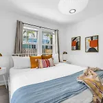 Modern Designer Gem Flamingo Park With Private Pool & Cottage