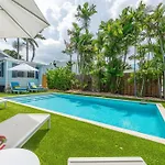 Modern Designer Gem Flamingo Park With Private Pool & Cottage