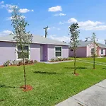 New! Few Minutes To Downtown, 10 To The Beach!