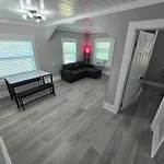 Casa Moderna, A Newly Renovated Modern Apartment