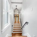 2 Mansions With Pool & Bbq Sleeps 22