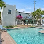 Historical Residence Heated Pool Beach Proximity Indigo Key Resldences