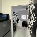 Cozy Studio, Prime Location, Remodeled, 1 Parking