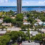 Renovated 2Br Home - Hot Tub, Gym & Beach Nearby
